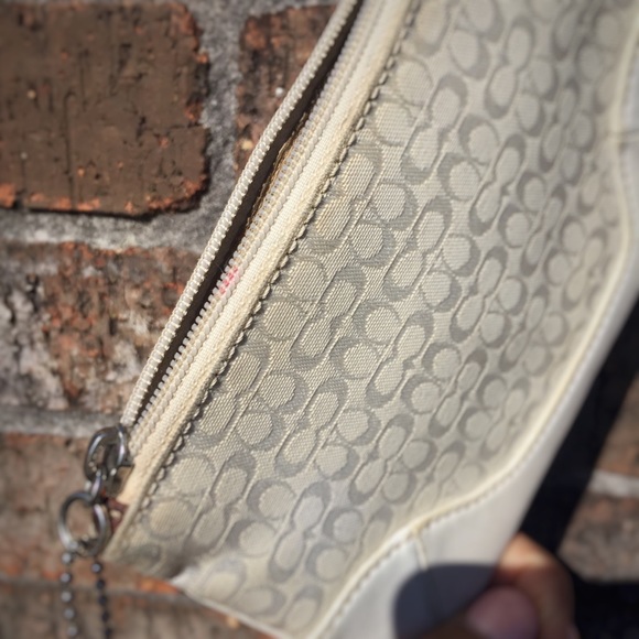 Coach Wristlet - Picture 5 of 7